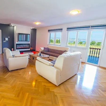 فيلة Villa Dalia موستار