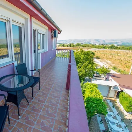 Villa Dalia فيلة *